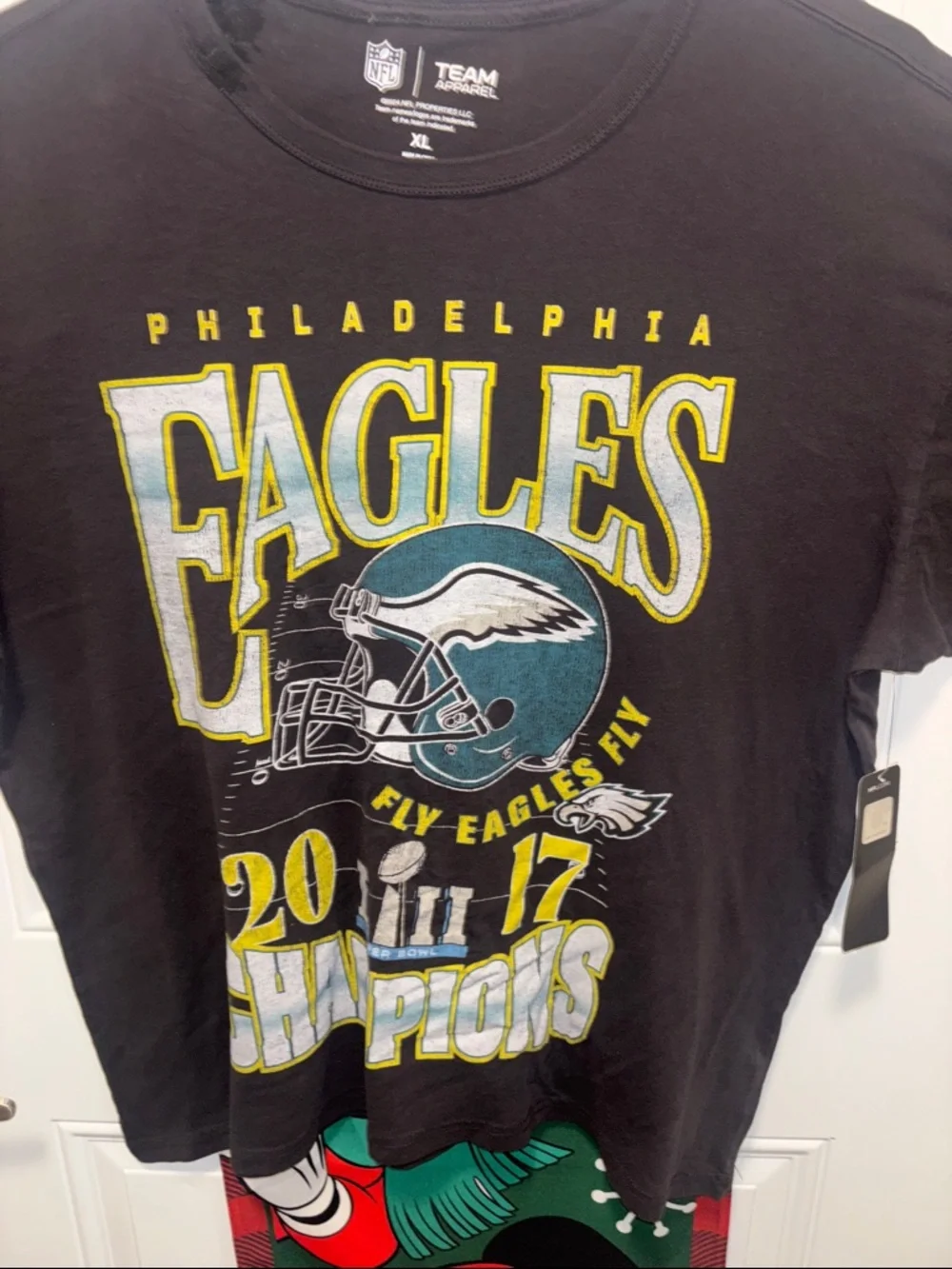 Team Apparel Black Philadelphia Eagles 2017 Champions Graphic Tee - Picture 4 of 8